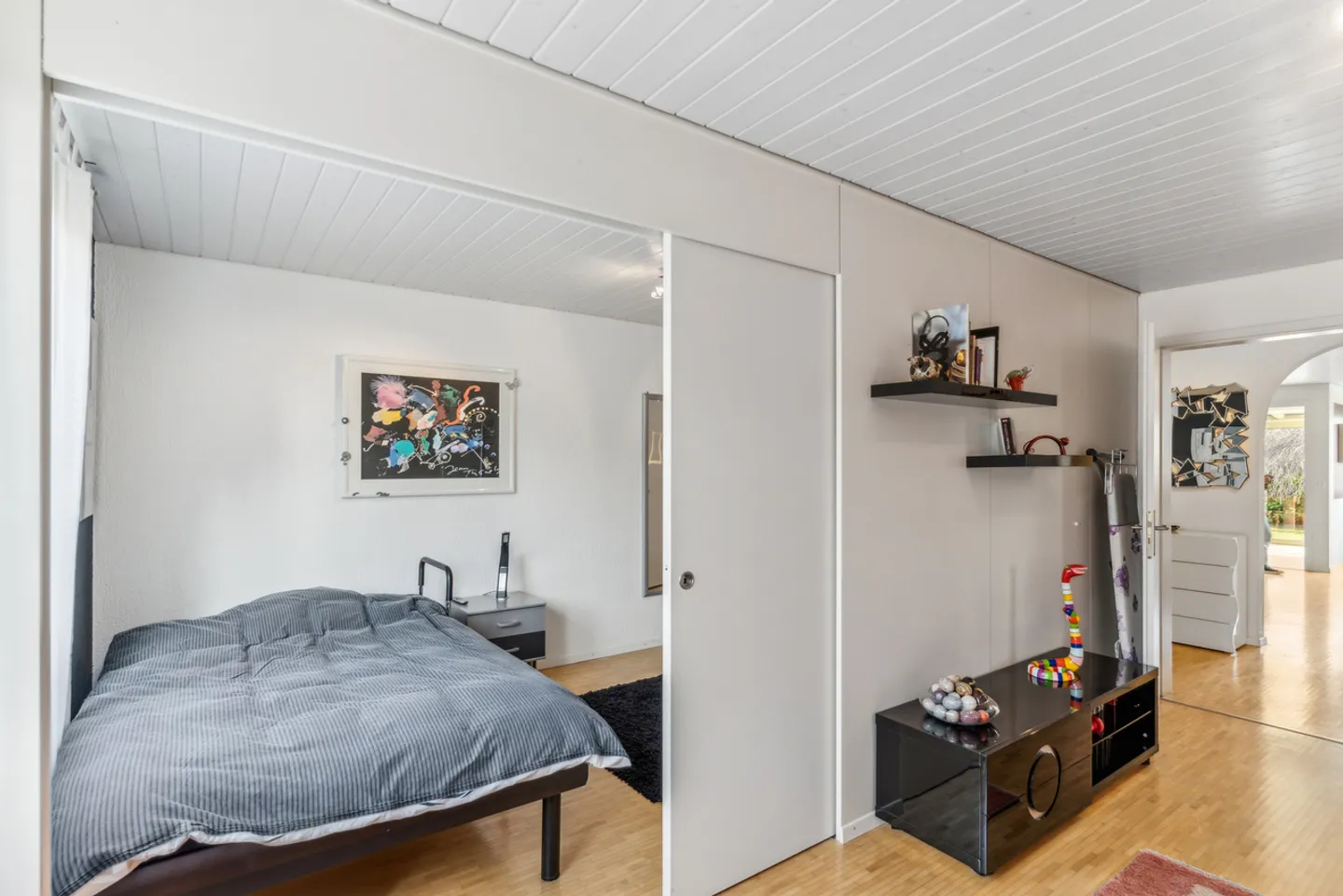 Beautiful 4.5 Room Apartment on the Garden Level - Photo 8 of 11