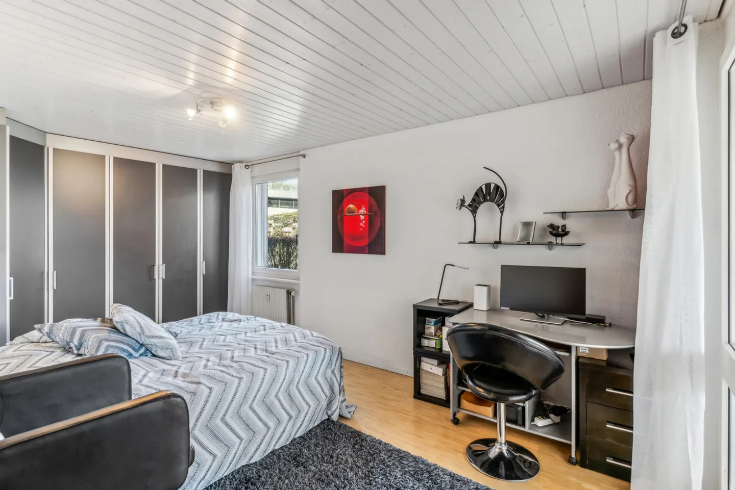 Beautiful 4.5 Room Apartment on the Garden Level - Photo 9 of 11
