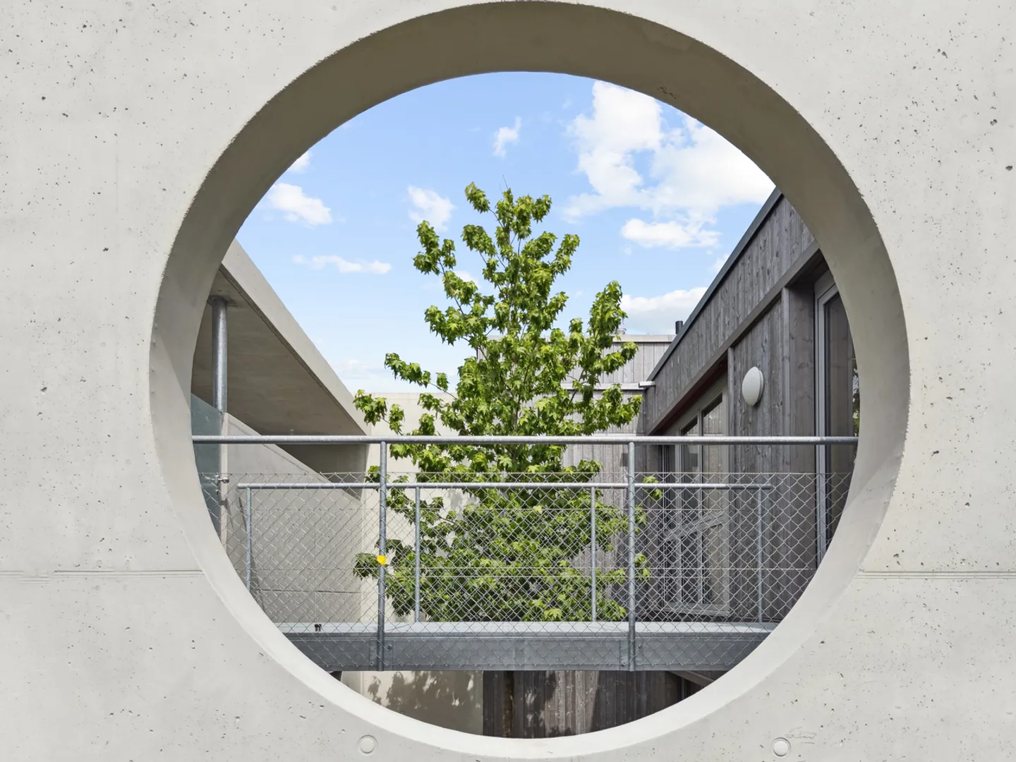 Wunderschöner zeitgenössischer Duplex mit Patio - Foto 13 von 13