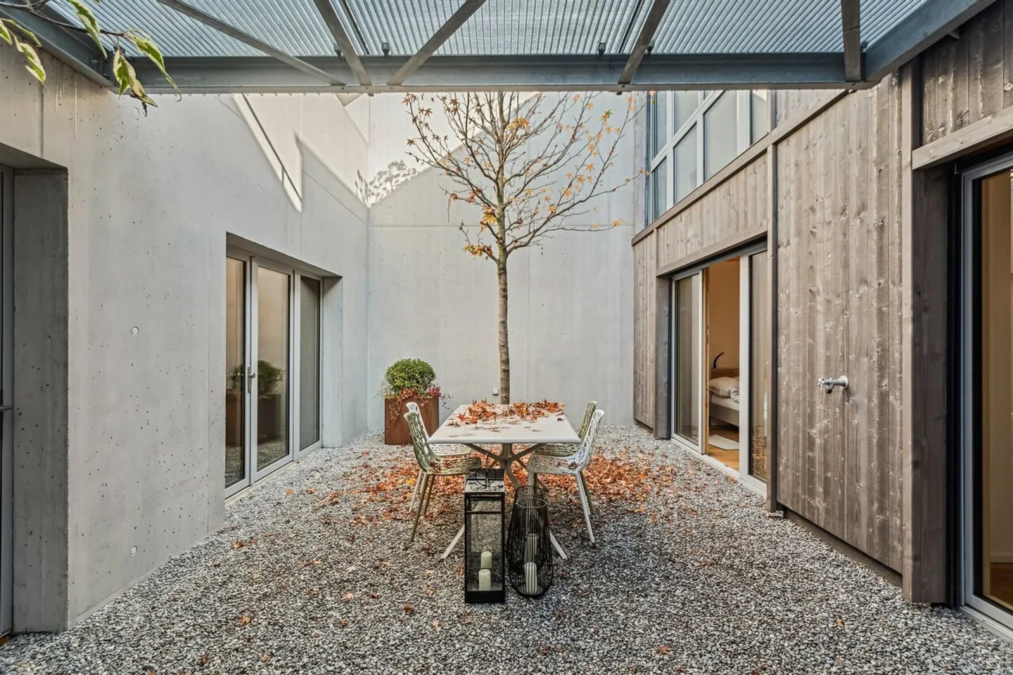 Wunderschöne zeitgenössische Villa mit Patio - Foto 9 von 13