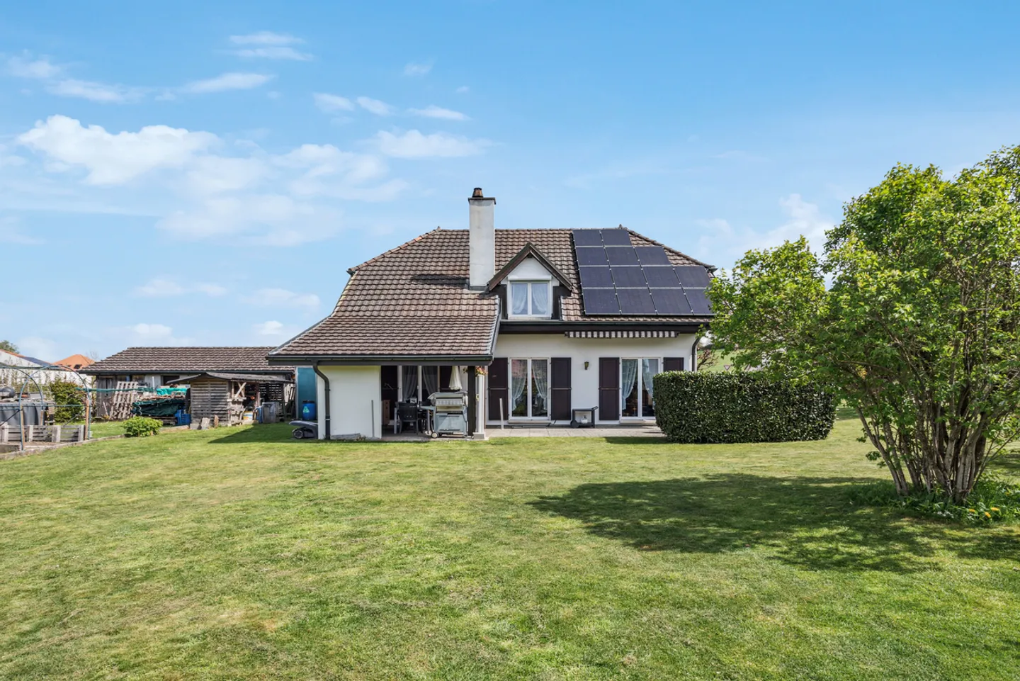 Casa familiare spaziosa in un contesto tranquillo e verdeggiante - Foto 9 di 10