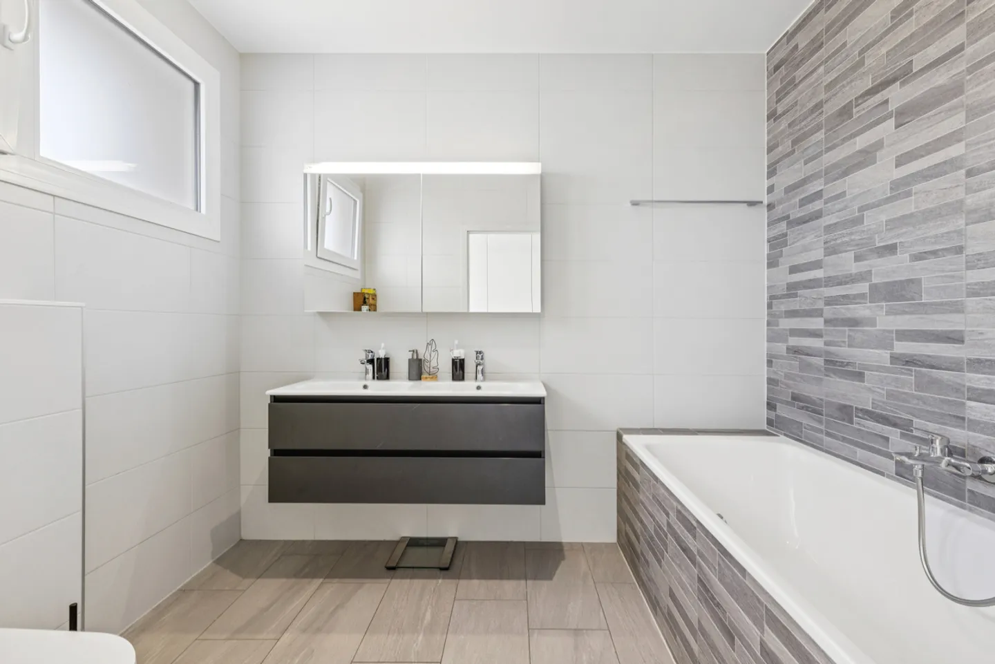 Magnifique Attique de 4,5 pièces avec ascenseur privatif - Photo 5 sur 6