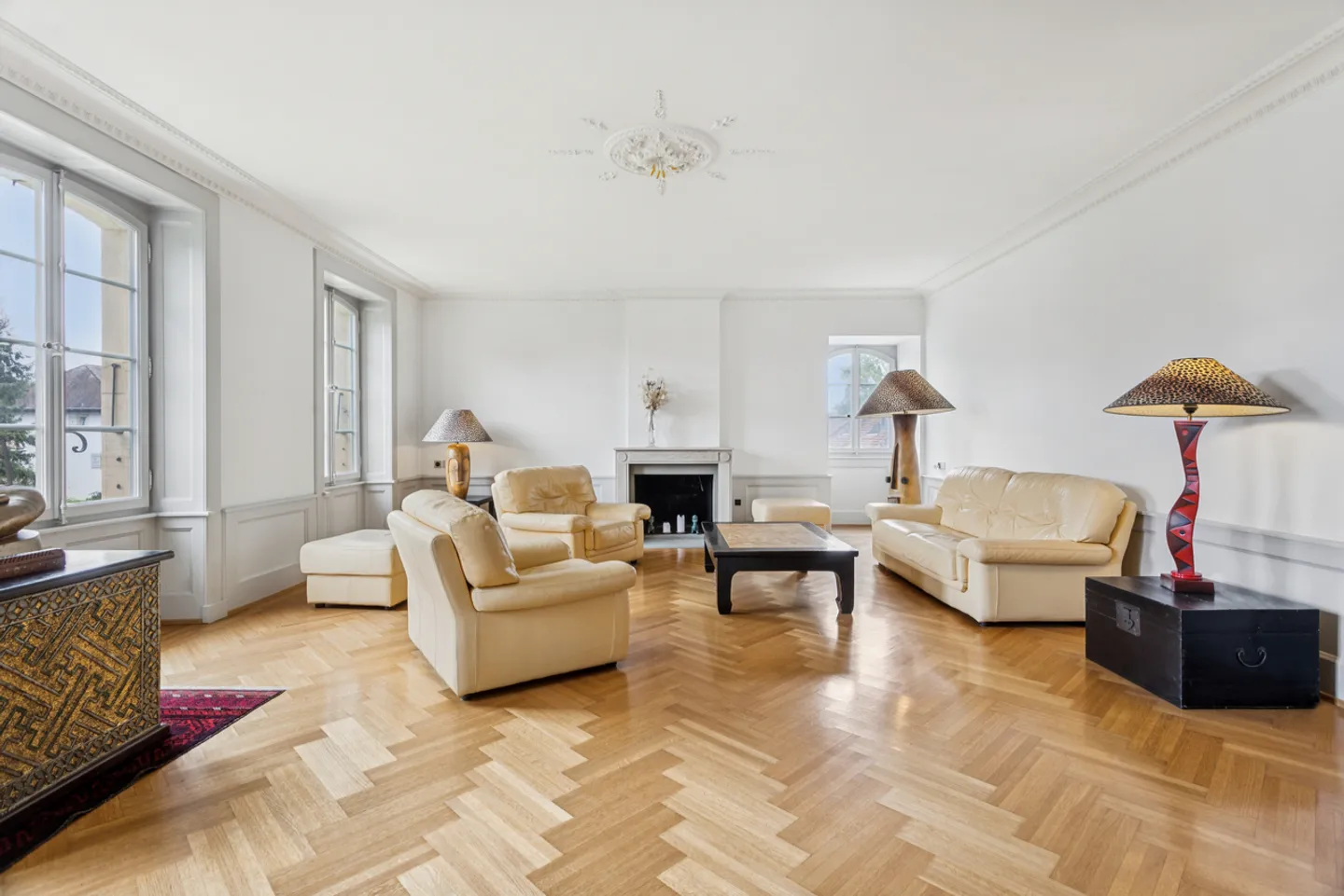 Prächtiges, außergewöhnliches Duplex nur wenige Schritte vom Ufer des Murtensees entfernt - Foto 1 von 13