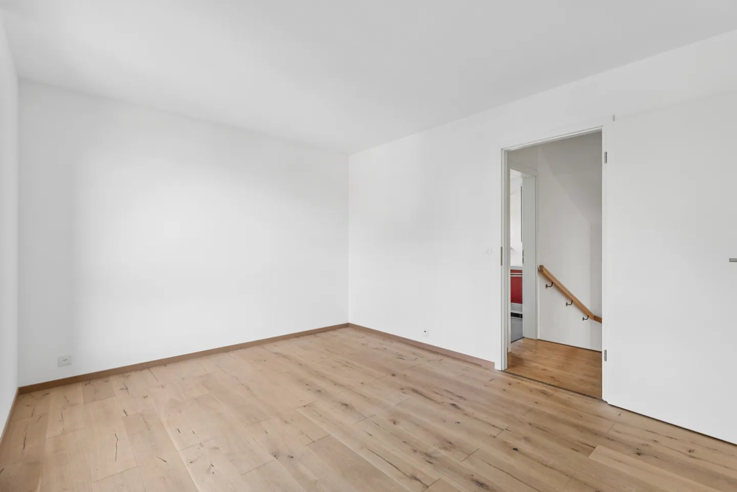 Very beautiful 5.5 room house with lake view - Photo 8 of 13