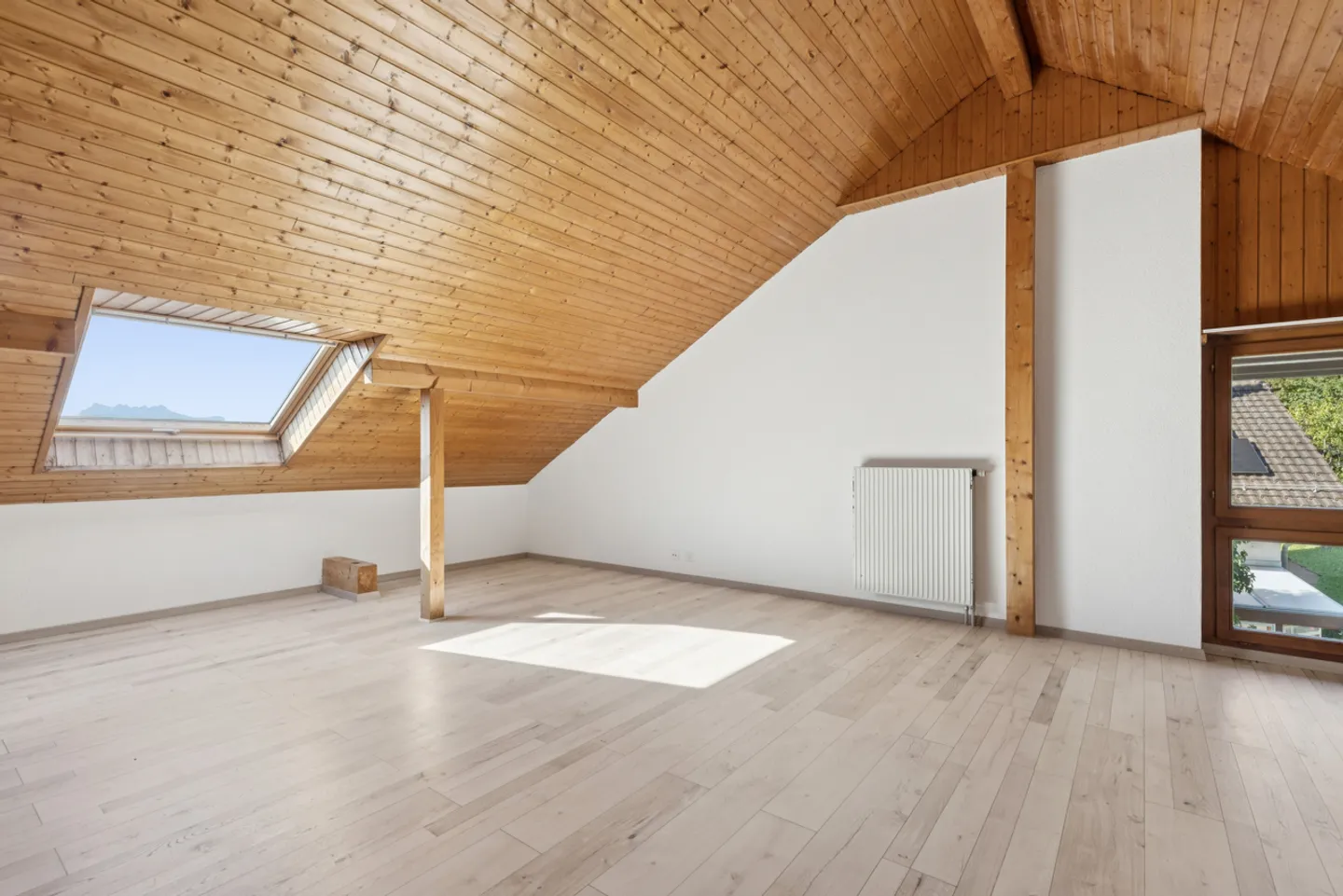 Very beautiful 5.5 room house with lake view - Photo 11 of 13