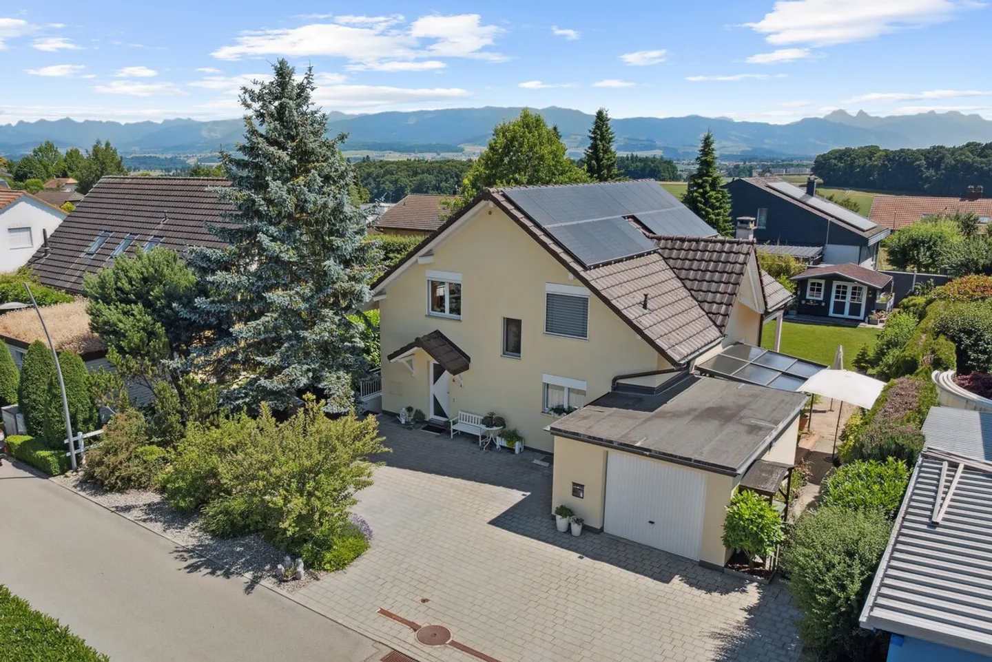Superb contemporary villa in Avry-sur-Matran - Photo 2 of 13