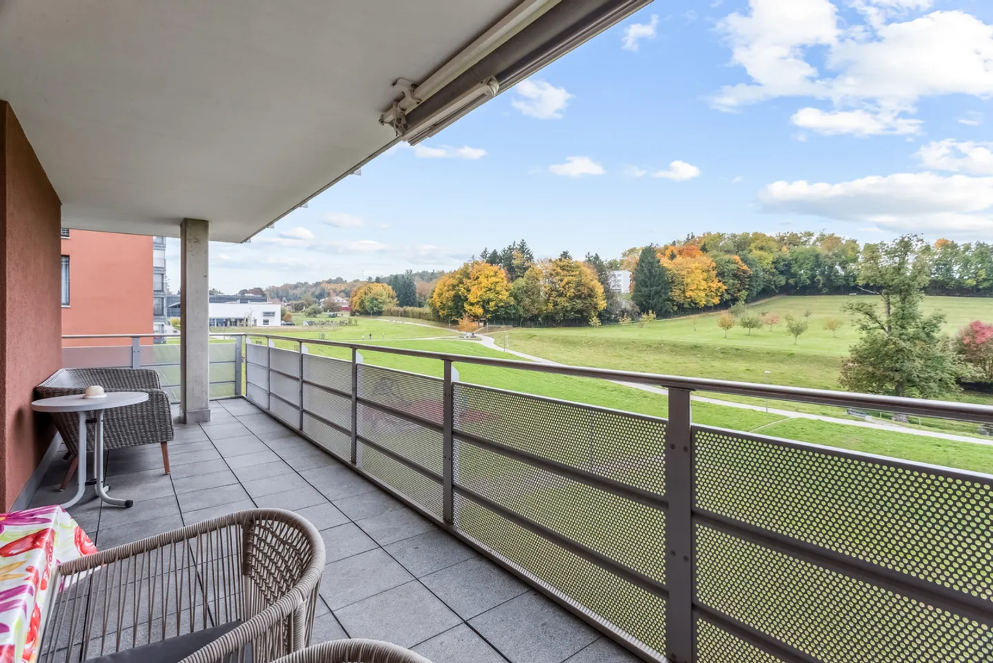 EXCLUSIVITY! Beautiful 3.5-room apartment in the heart of Cormanon - Photo 3 of 6