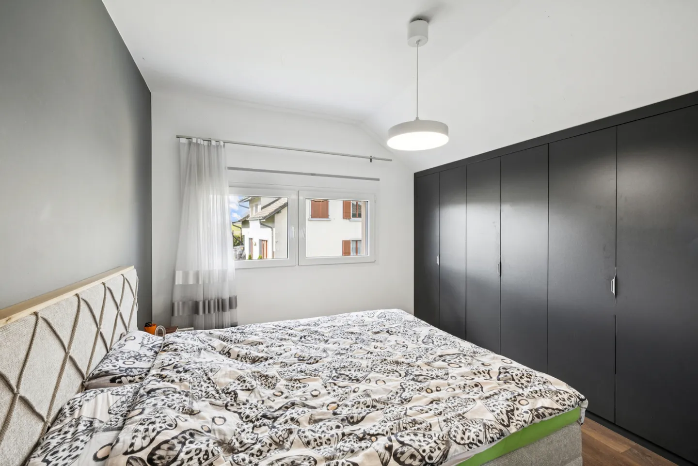 Helle Familienhaus, das in zwei Wohnungen unterteilt werden kann - Foto 8 von 10