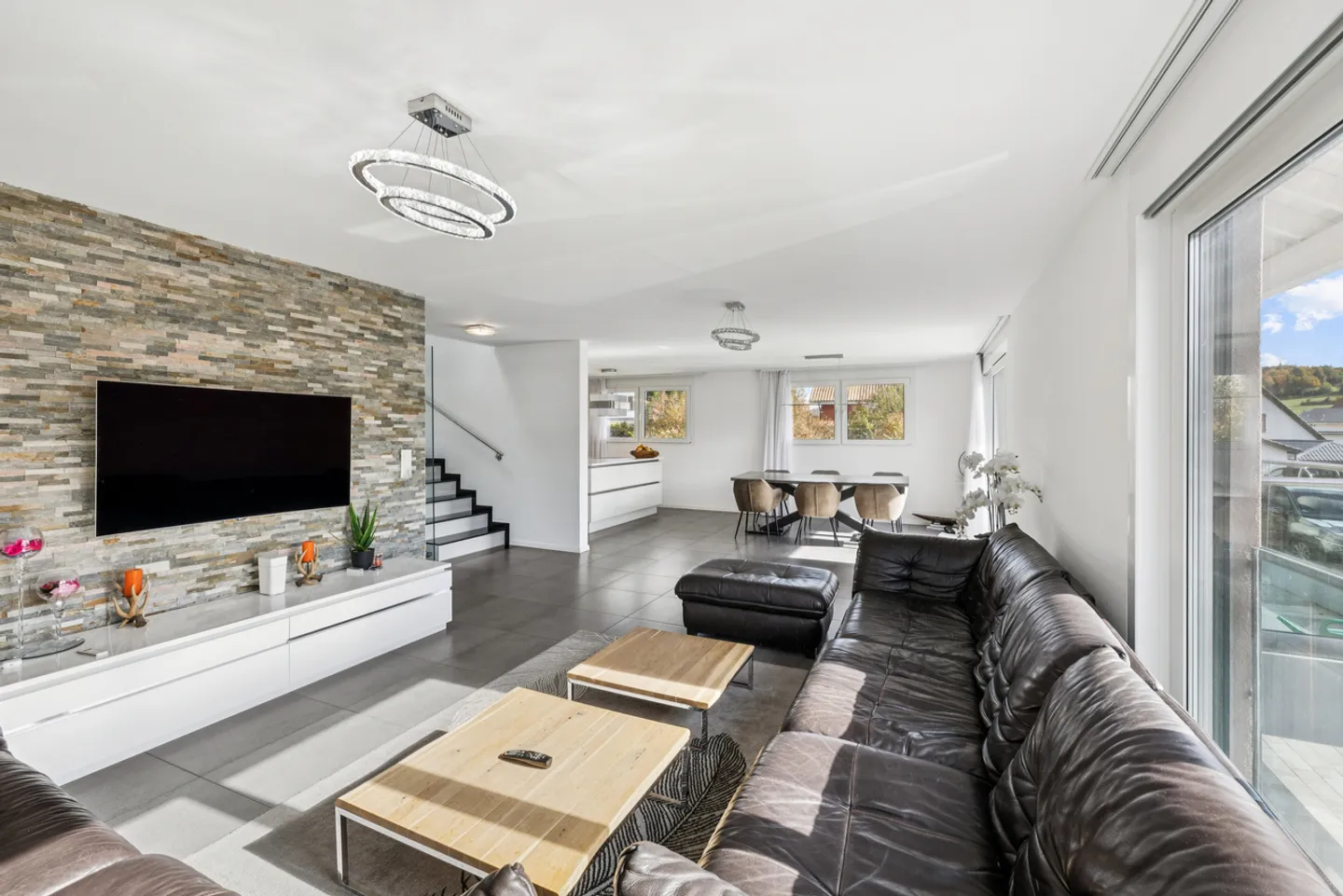 Helle Familienhaus, das in zwei Wohnungen unterteilt werden kann - Foto 4 von 10