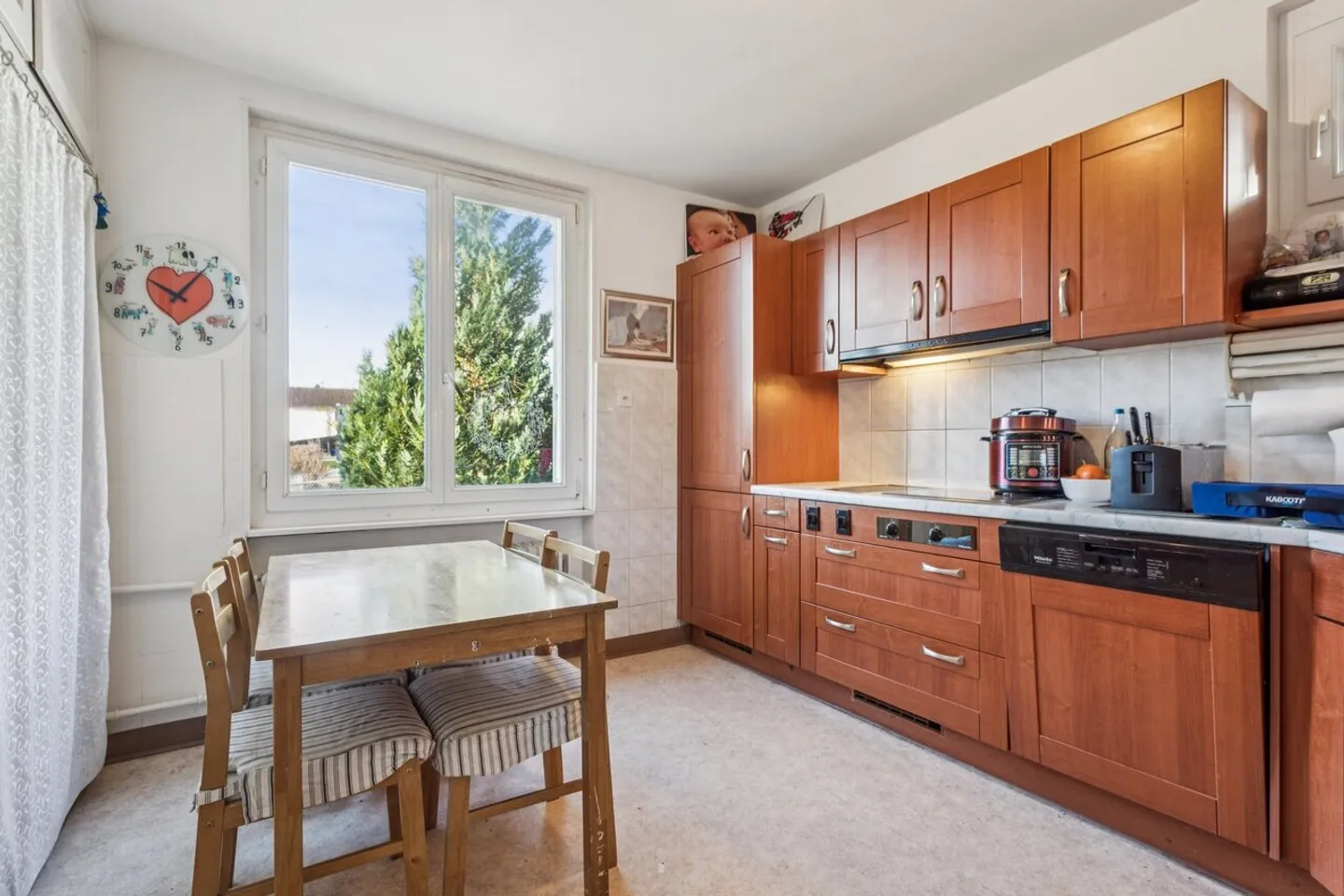 Einfamilienhaus mit Garten und Blick auf die Berge - Foto 2 von 13