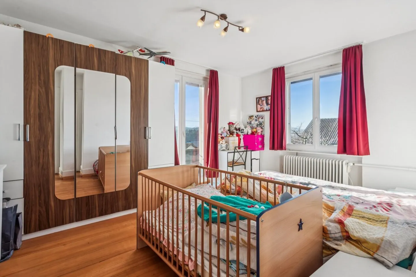 Einfamilienhaus mit Garten und Blick auf die Berge - Foto 7 von 13