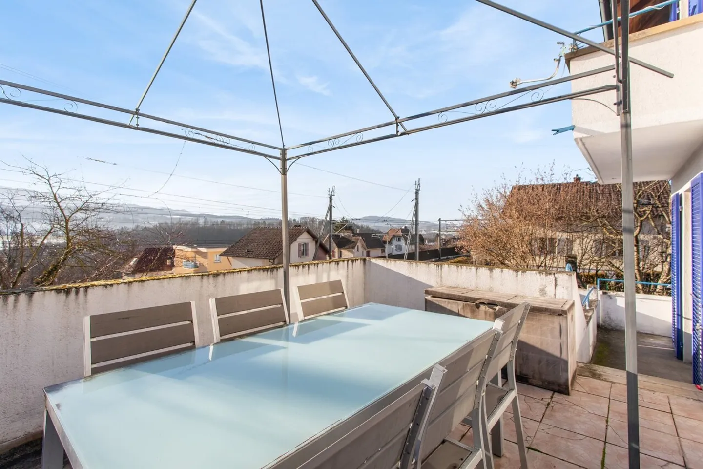 Einfamilienhaus mit Garten und Blick auf die Berge - Foto 5 von 13