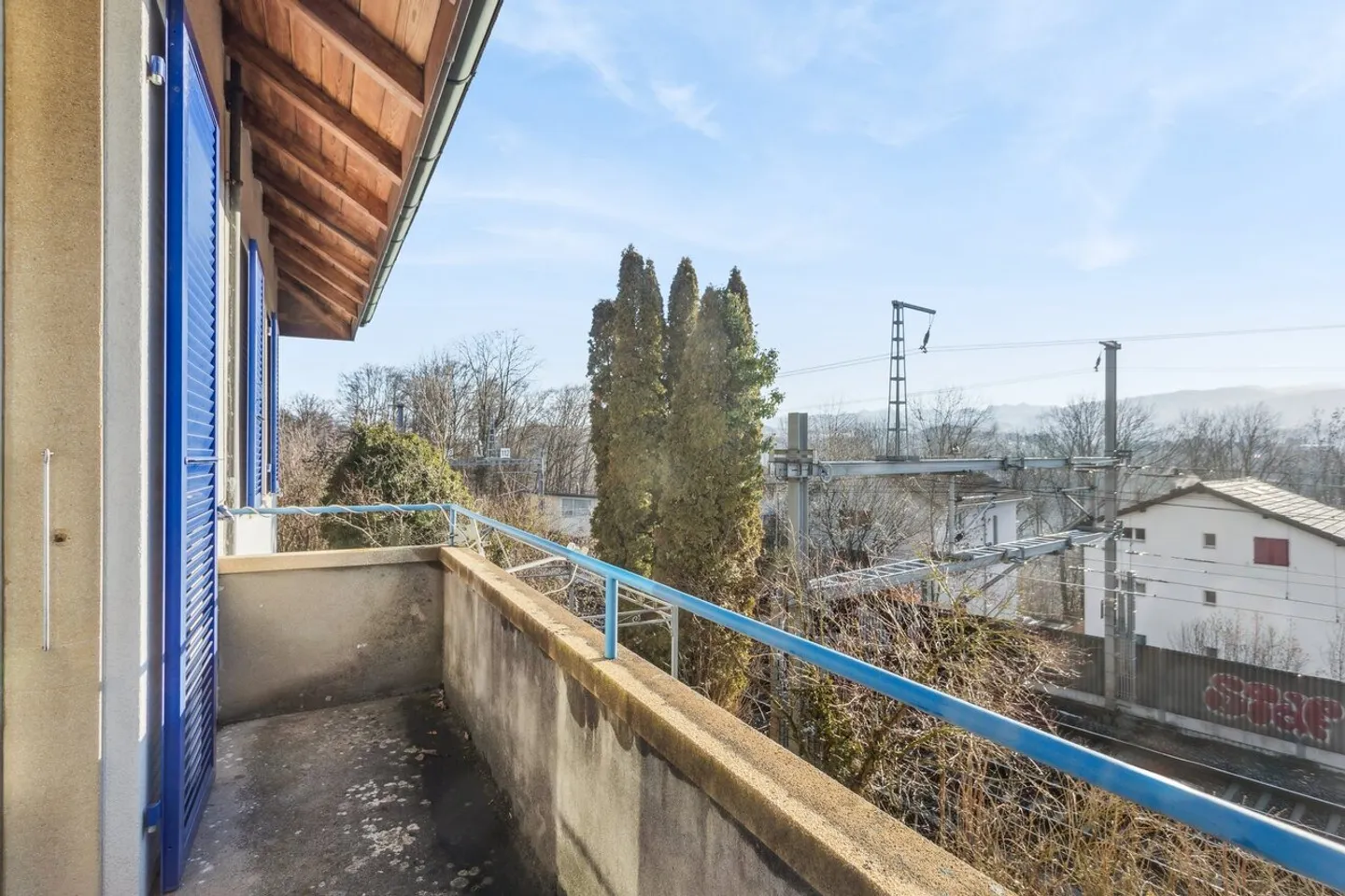 Einfamilienhaus mit Garten und Blick auf die Berge - Foto 8 von 13