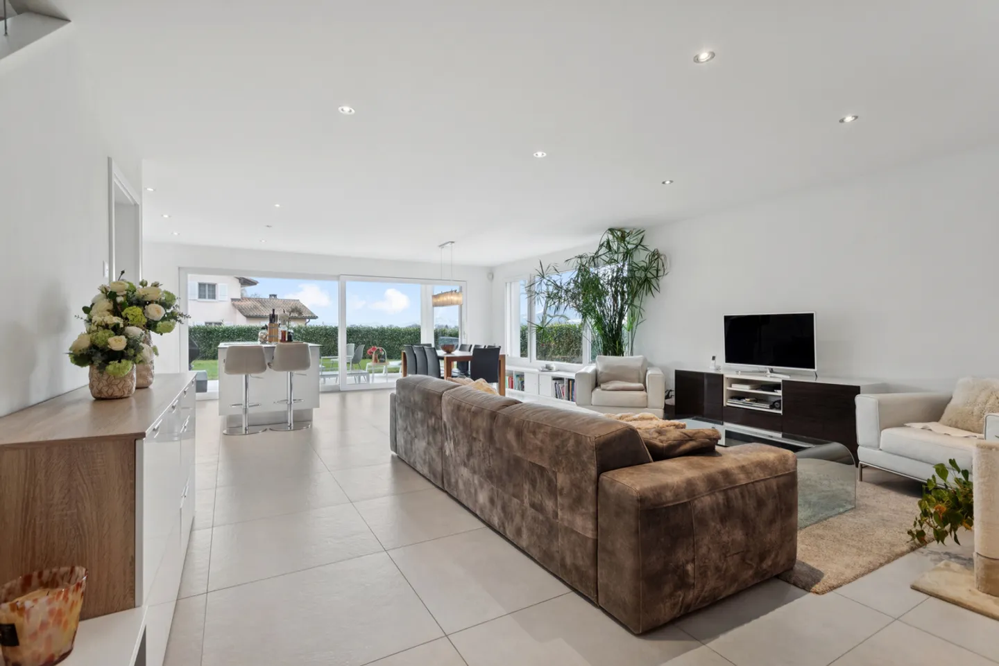 Beautiful individual villa with independent accommodation - Photo 2 of 13