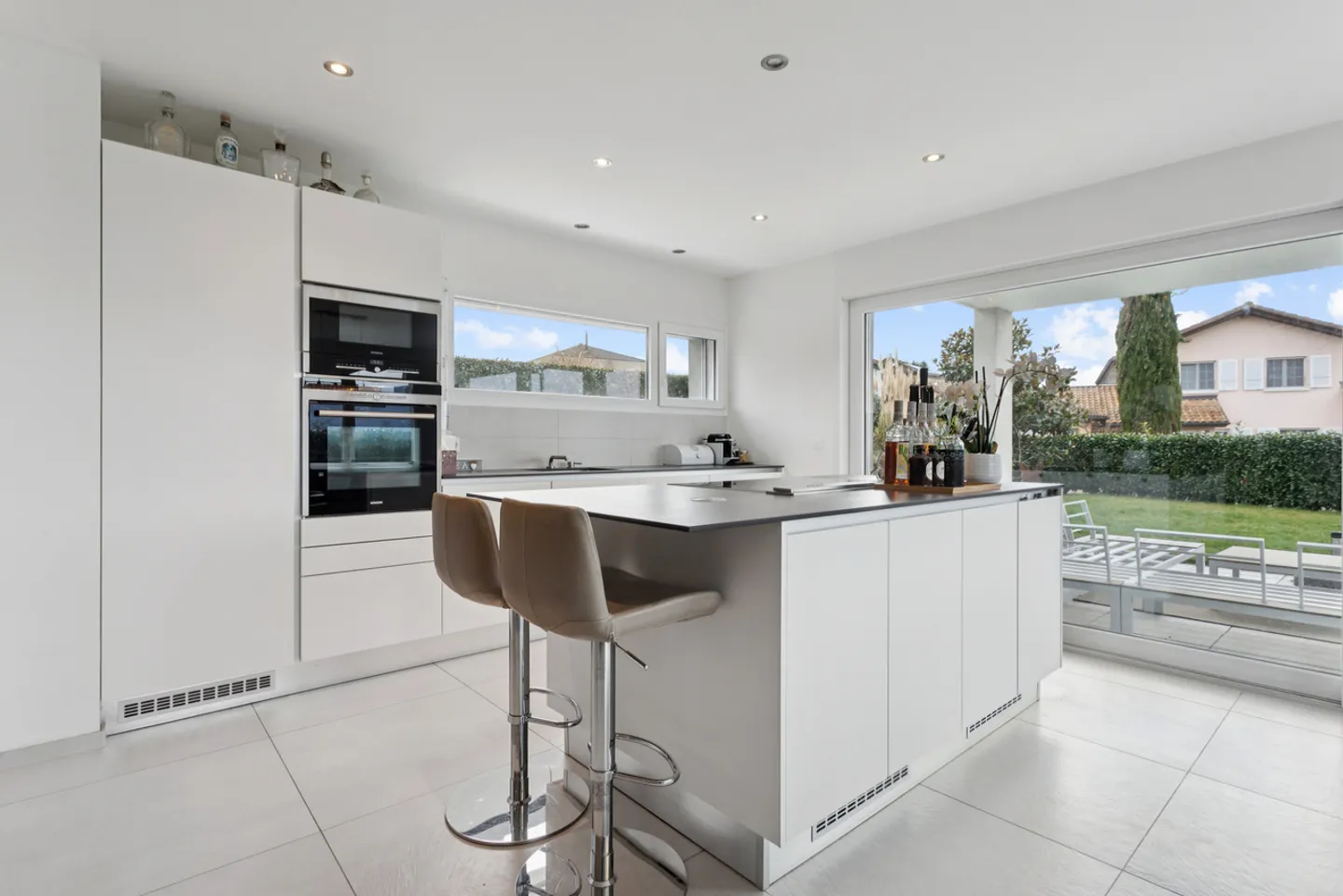 Beautiful individual villa with independent accommodation - Photo 4 of 13