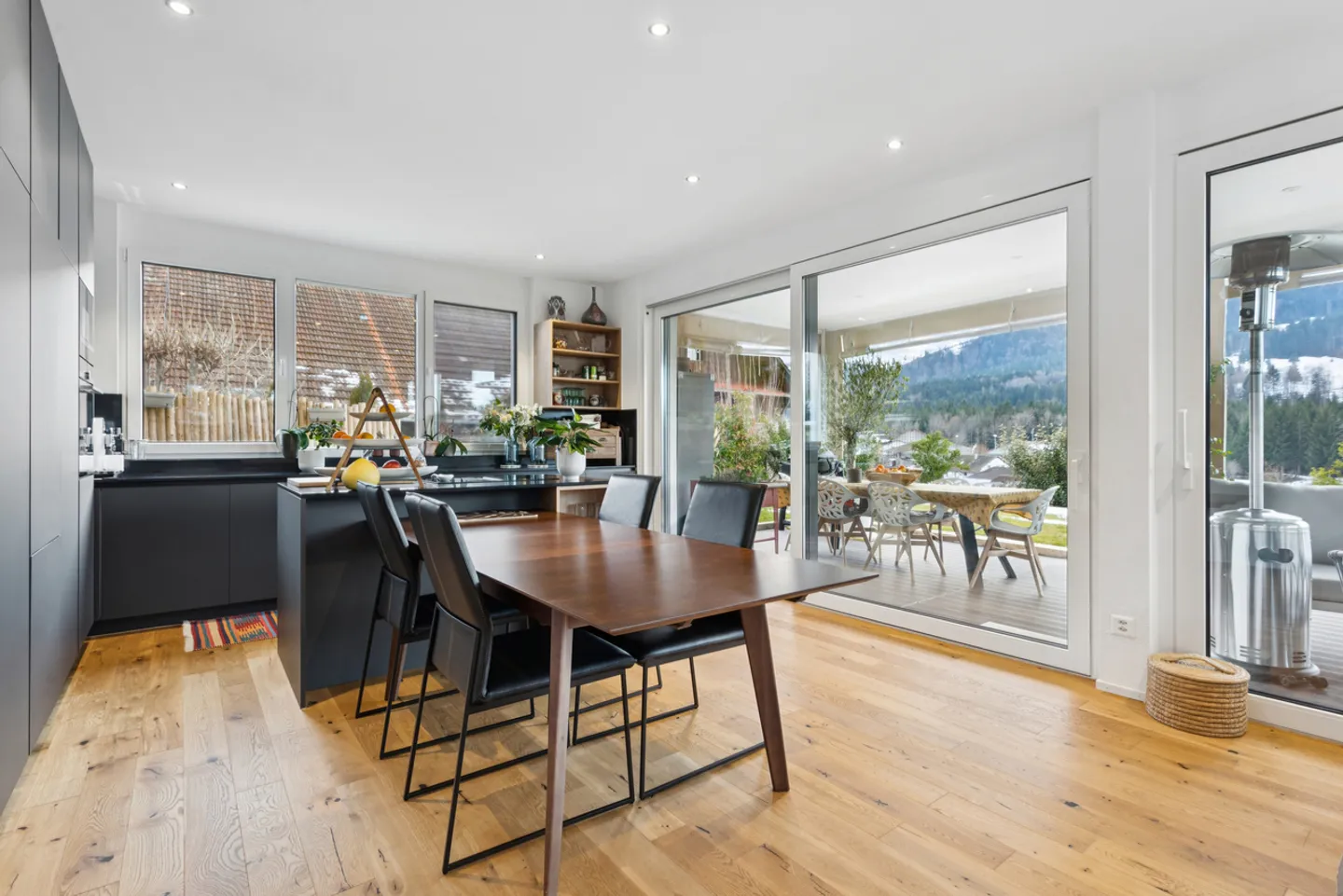 Magnifique villa individuelle de 5.5 pièces au design contemporain - Photo 3 sur 13