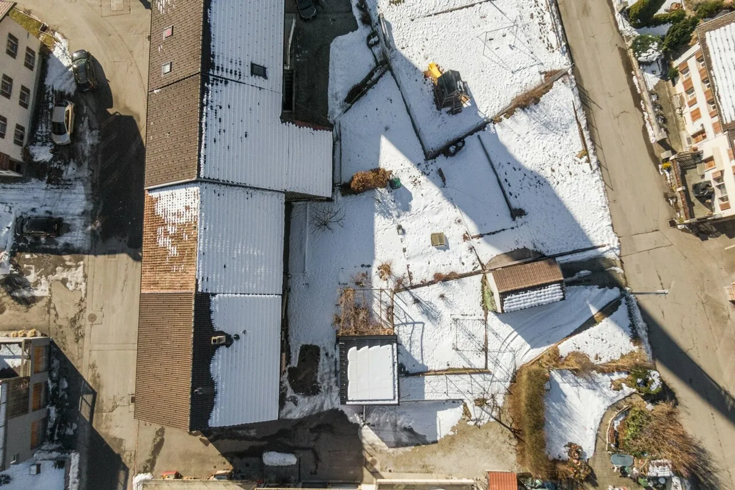 Building with two apartments and development potential - Photo 9 of 10