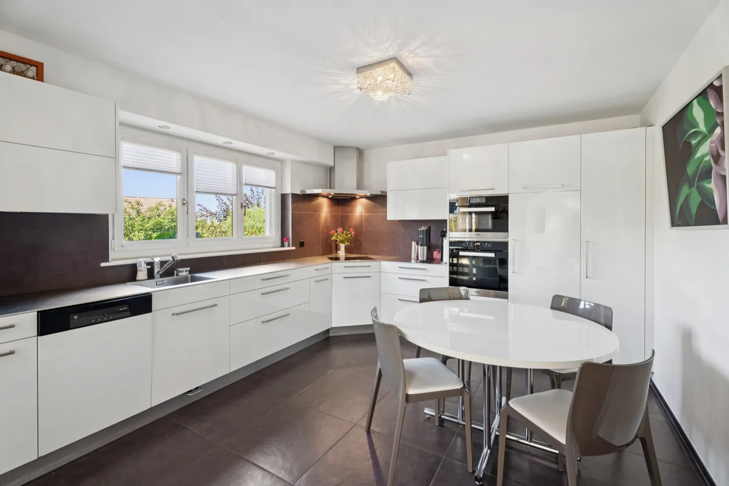 Élégante villa familiale au coeur de Cugy (FR) - Foto 4 von 10