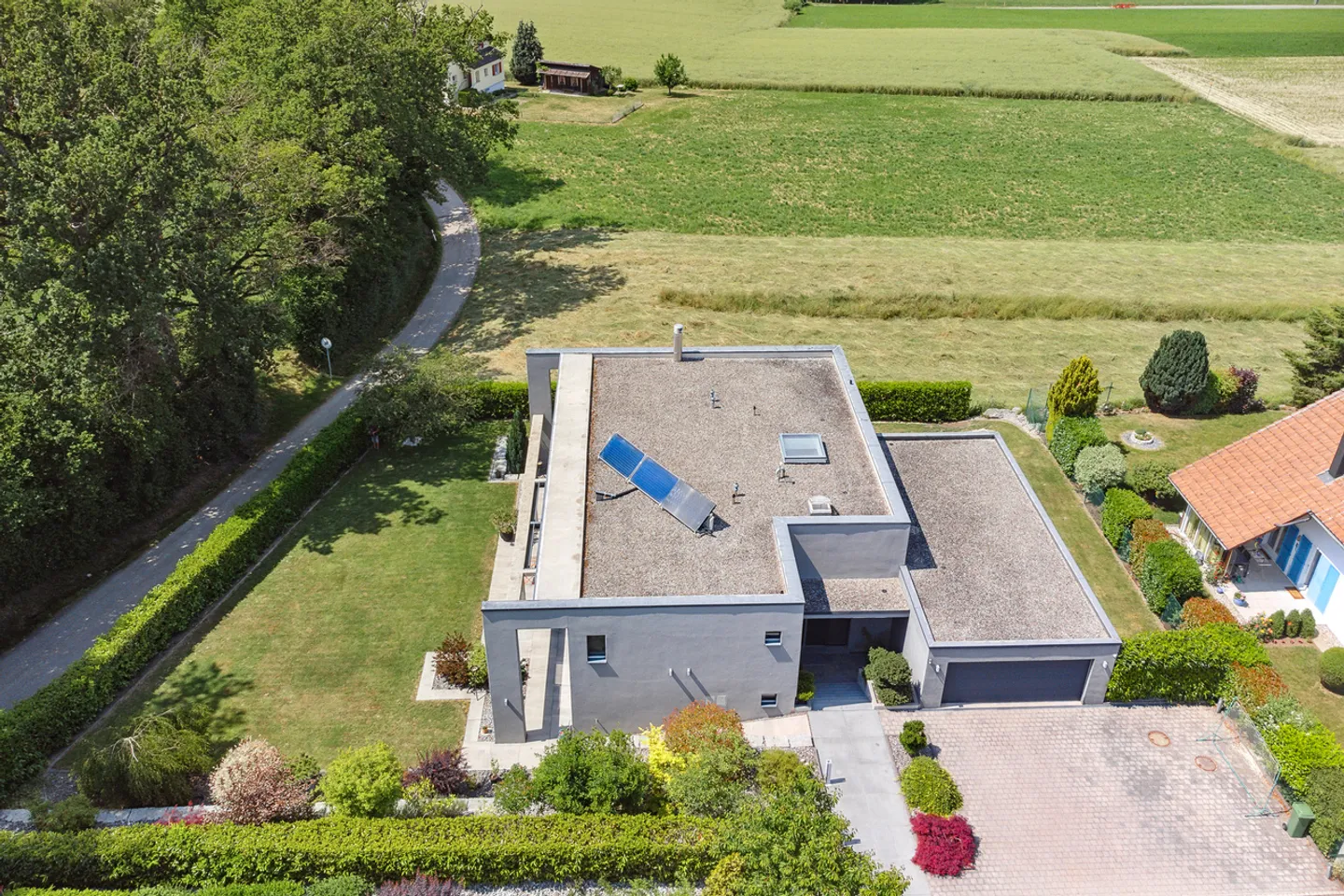 Villa contemporanea di alta classe al confine con la zona agricola - Foto 3 di 13