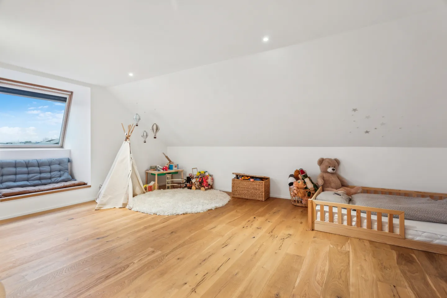 Proprietà eccezionale in un quartiere tranquillo e residenziale - Foto 9 di 13