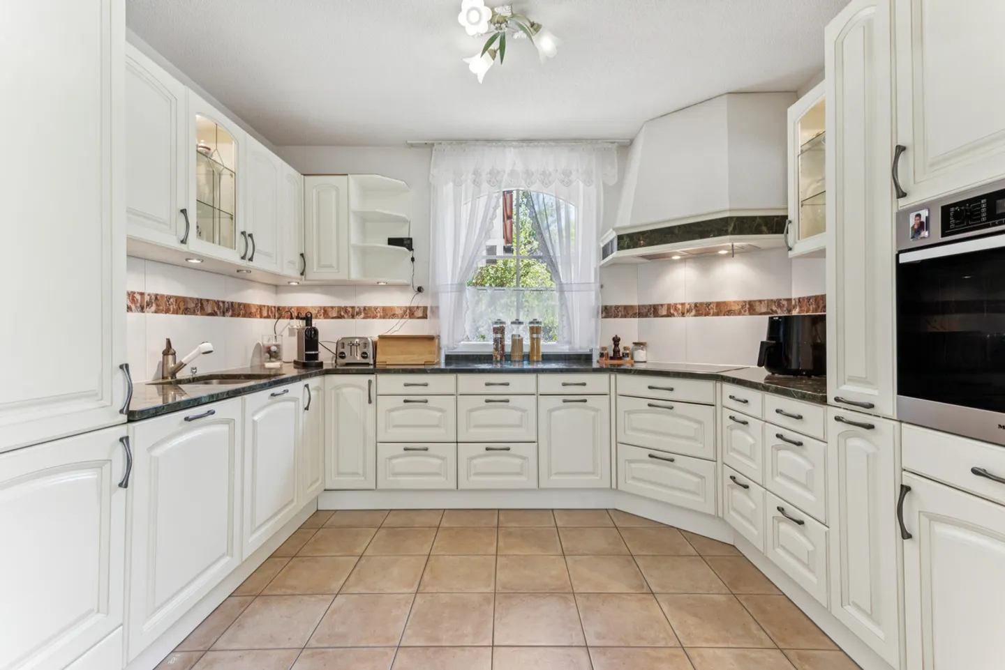 Bella casa con due appartamenti indipendenti alle porte di Friburgo - Foto 5 di 13