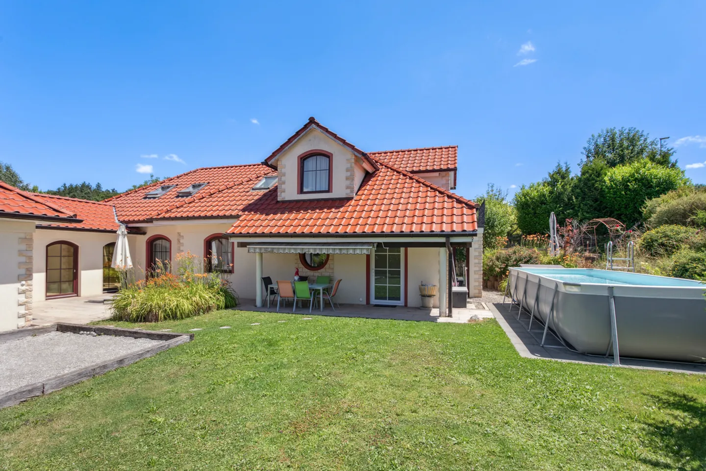 Bella casa con due appartamenti indipendenti alle porte di Friburgo - Foto 1 di 13