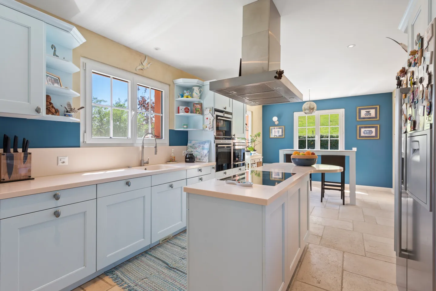 Superbe propriété dans un cadre verdoyant proche de Fribourg - Foto 3 di 13