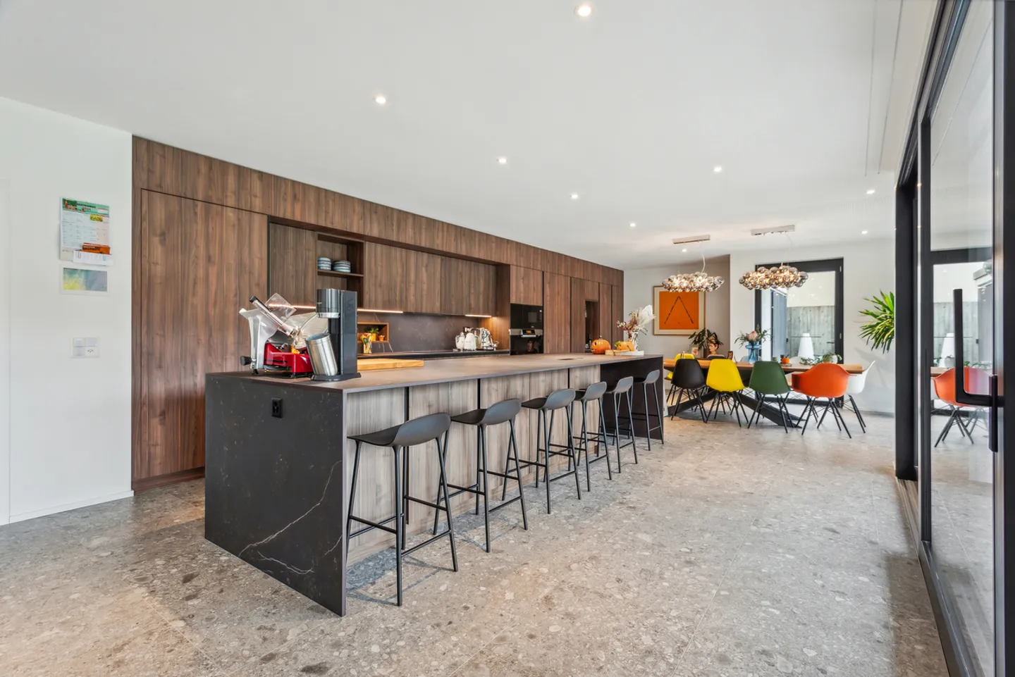 Exceptional property in a quiet residential area - Photo 5 of 13