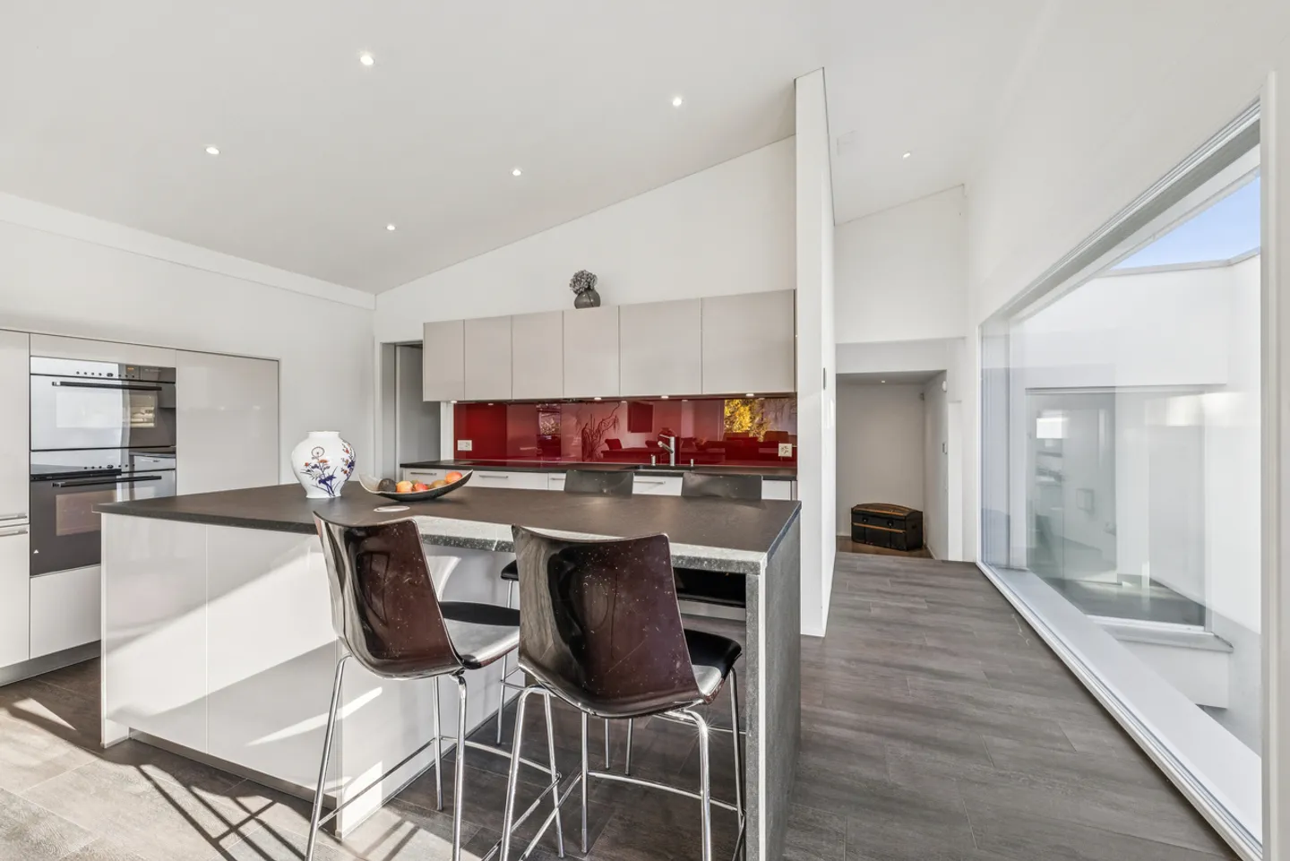 Wunderschöne individuelle Villa mit zeitgenössischem Design - Foto 4 von 13