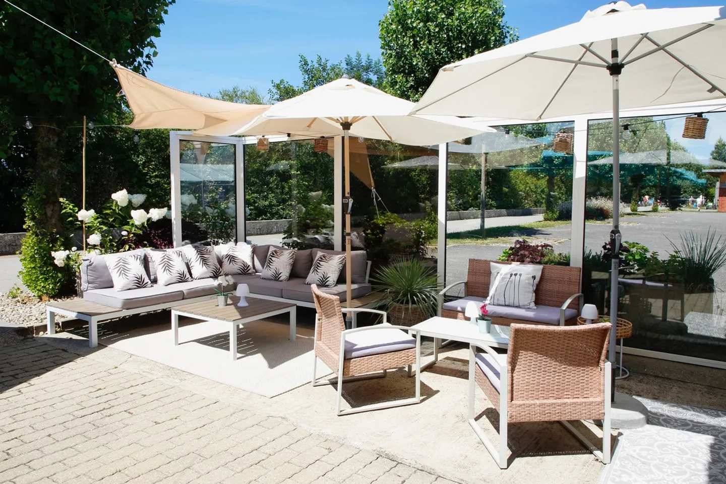 Immeuble avec restaurant, épicerie et chambres proche du lac - Foto 1 di 13