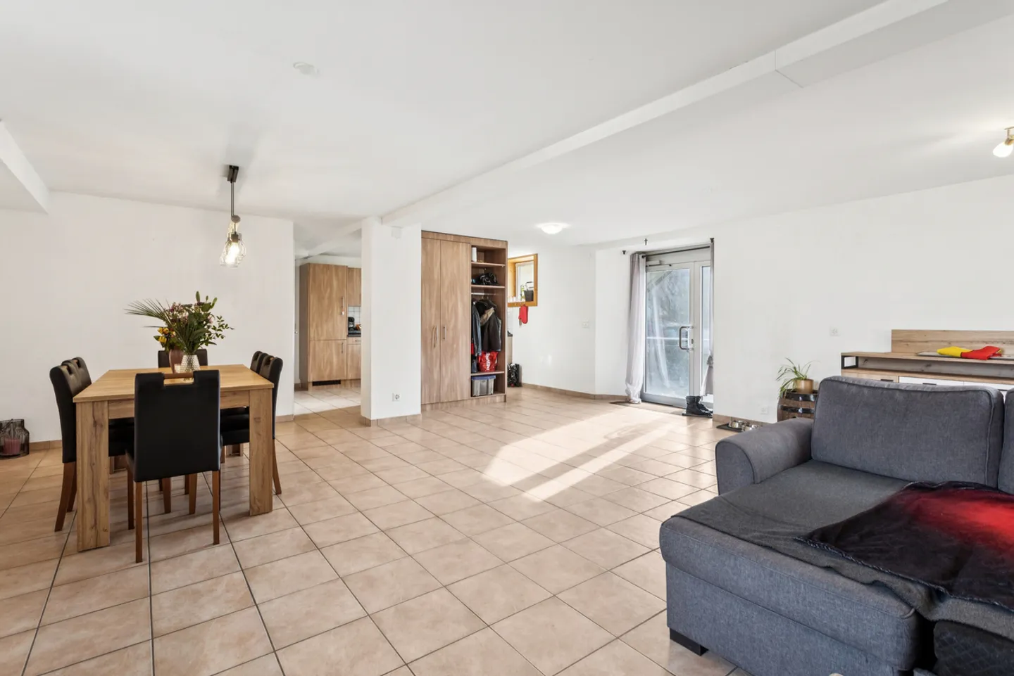 Building with two apartments in the center of the village - Photo 3 of 13