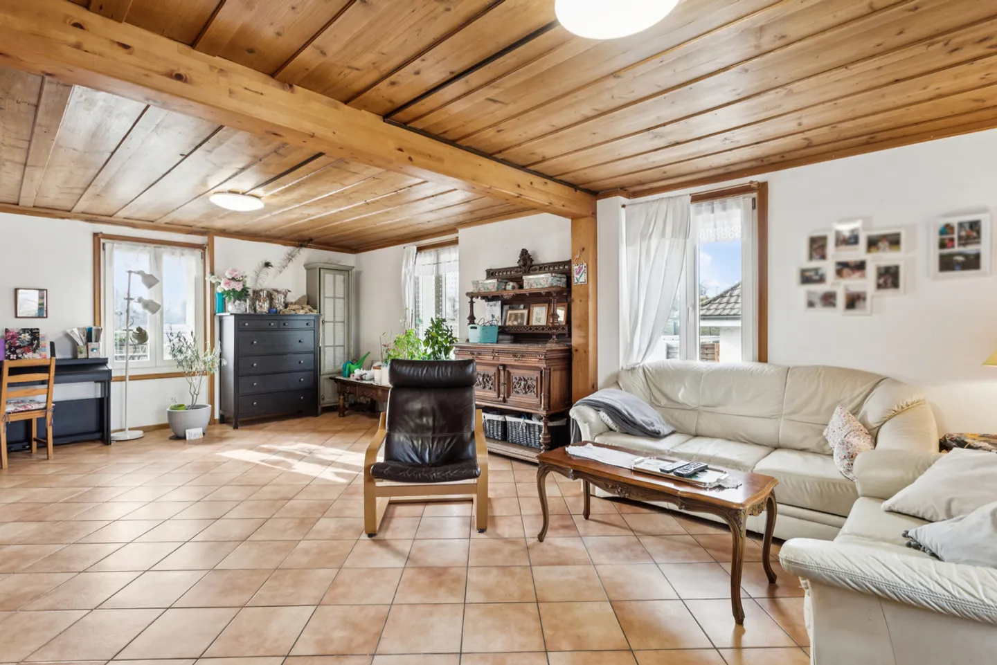 Building with two apartments in the center of the village - Photo 7 of 13