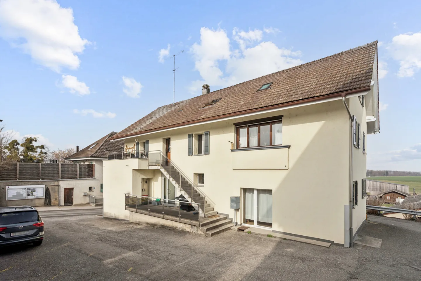 Building with two apartments in the center of the village - Photo 1 of 13