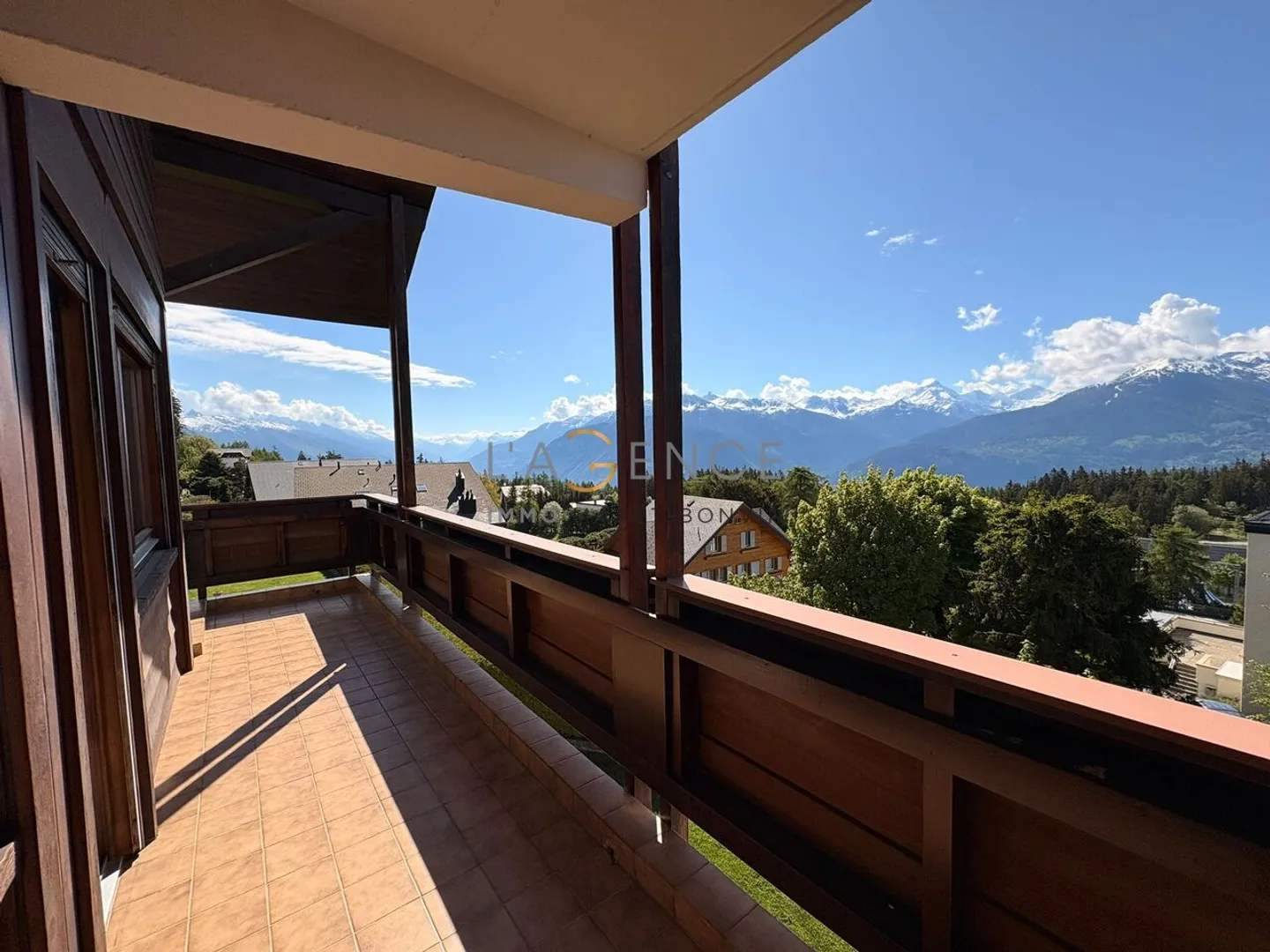 Attico Duplex di 4.5 locali - vista mozzafiato - Foto 1 di 13
