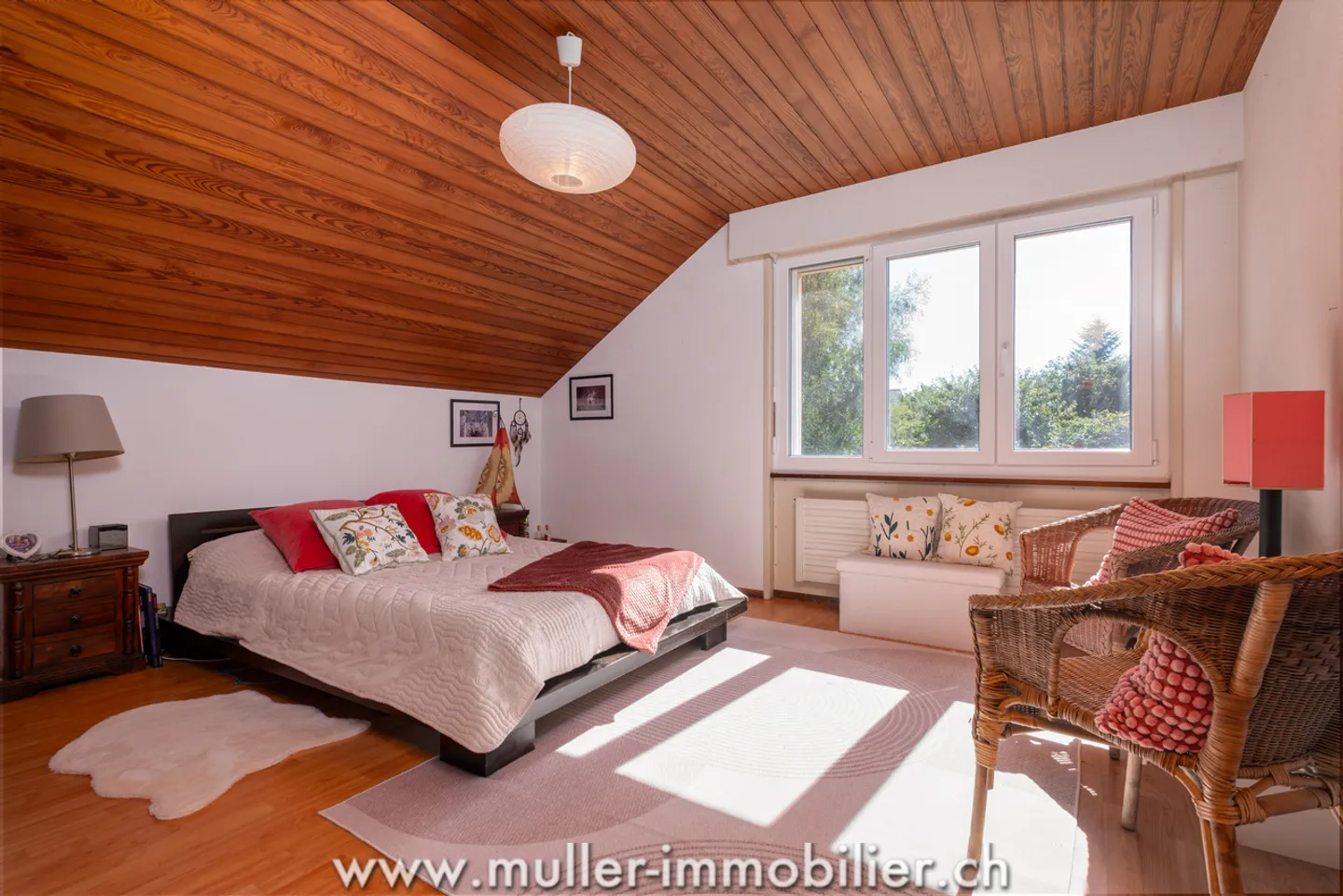 Spacious 7.5-room house with pool and garden in Chavornay - Photo 11 of 13