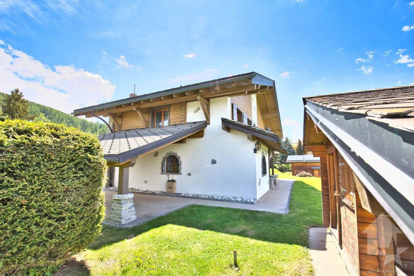 Chalet mit 2 Wohnungen auf einem großen Grundstück, außergewöhnliche Lage! - Foto 7 von 13