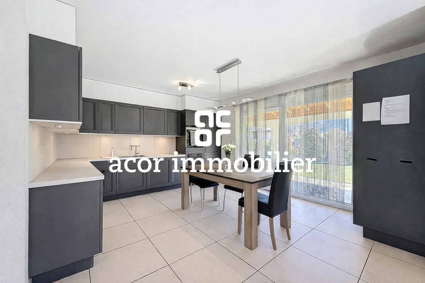 Spaziosa villa familiare 5,5 locali con giardino e seminterrato - Foto 3 di 6