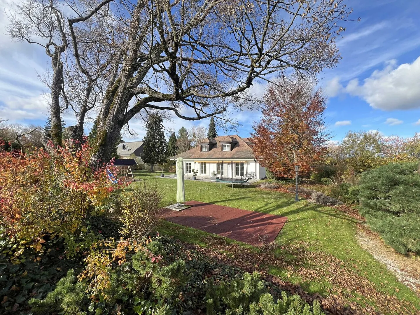 Propriété de 7.5 pièces avec cachet, en bordure de zone agricole - Photo 2 sur 13