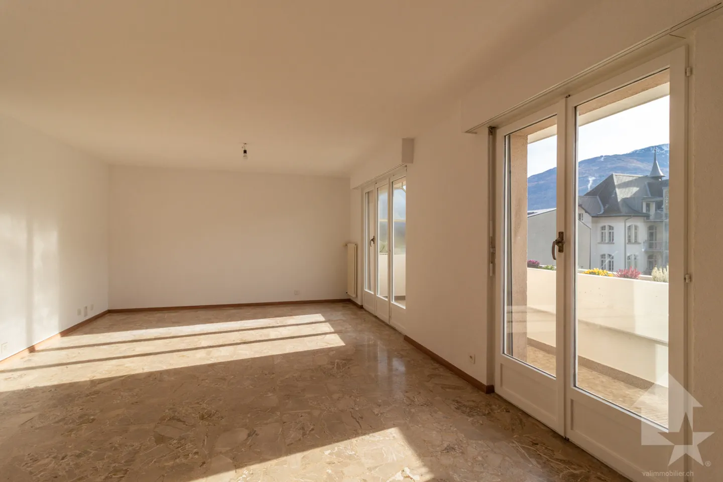Spacieux appartement traversant 3.5 pièces idéalement situé - Foto 5 von 13