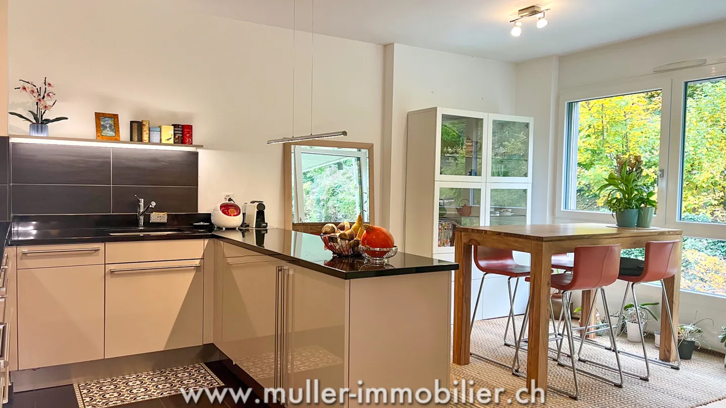Bel appartement moderne dans un écrin de verdure - Photo 3 sur 12