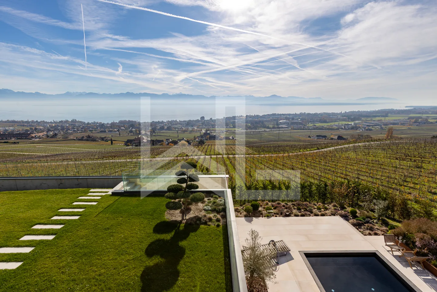 Villa d'architetto contemporanea di lusso con vista panoramica - Foto 2 di 10
