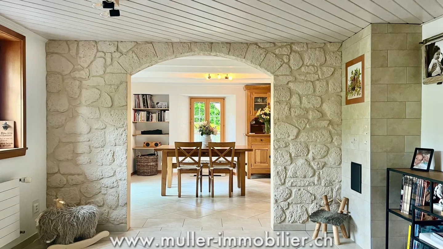 Authentique maison villageoise de 5.5 pièces dans un écrin de verdure de 1'884 m2 - Foto 7 von 13