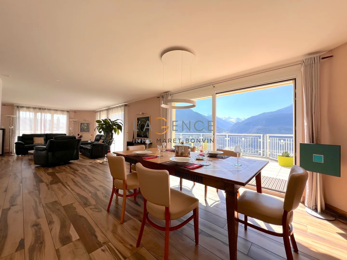 VILLA D'EXCEPTION A VENTHONE - Photo 2 sur 13