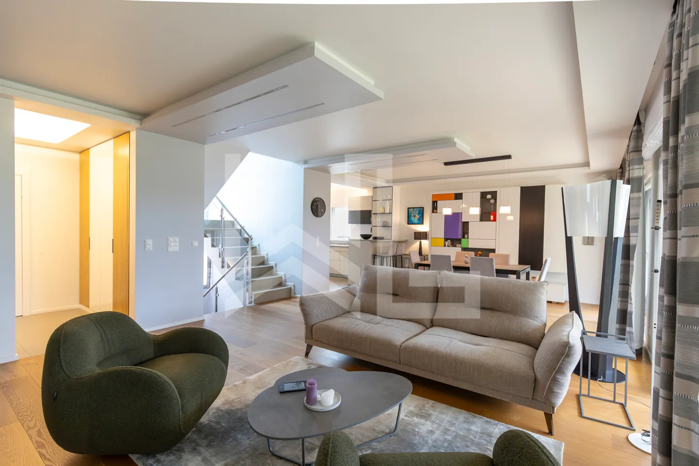 Modern Villa in a Quiet Neighborhood - Photo 5 of 13