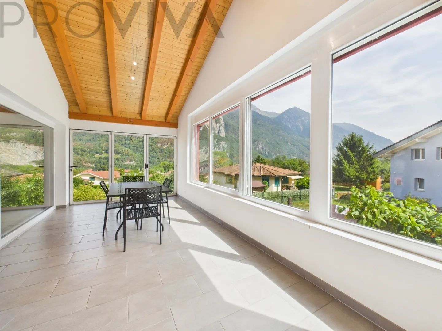 Familienhaus mit Panoramablick auf die Alpen - Photo 4 sur 8
