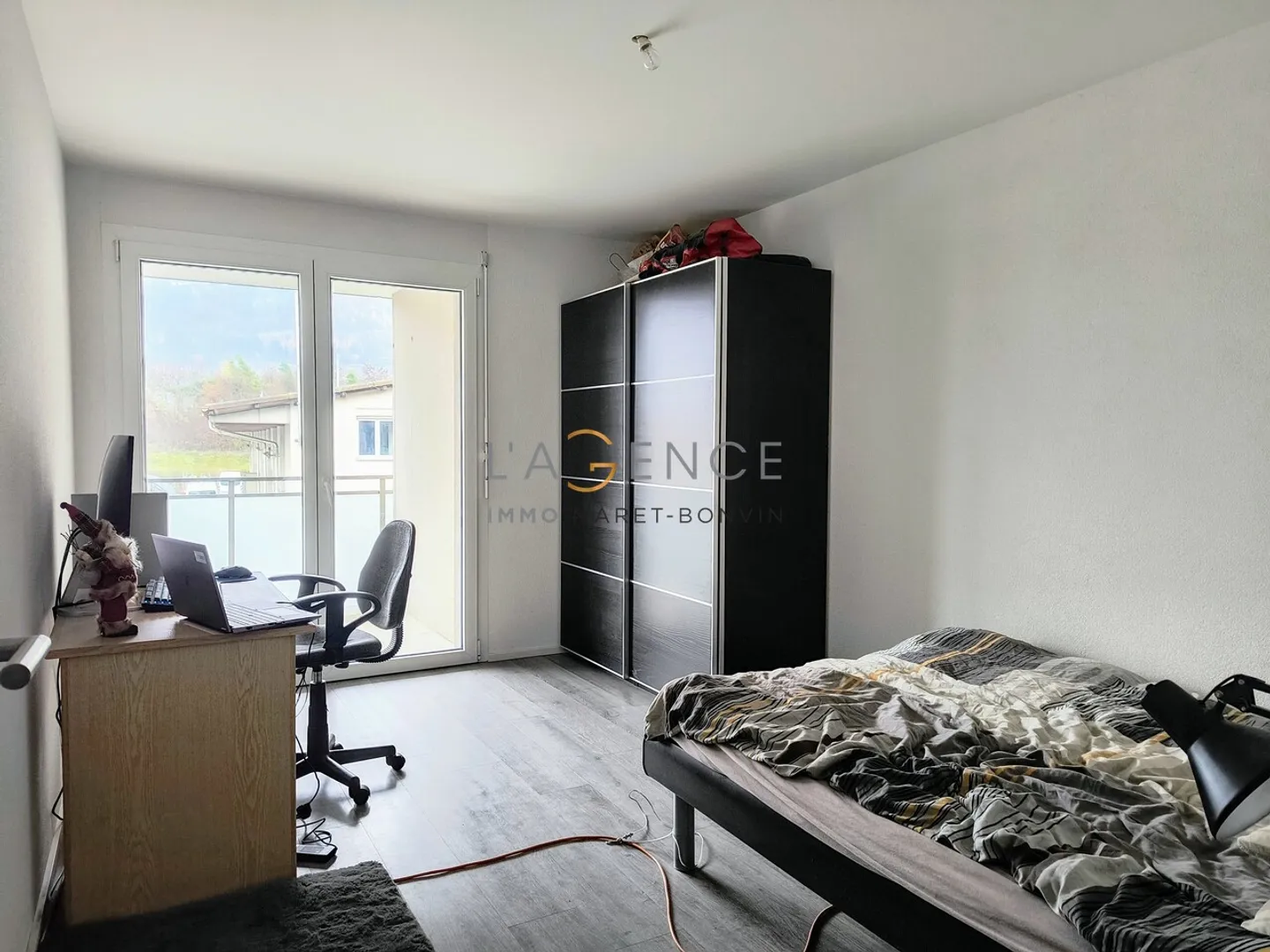 Appartement moderne de 2.5 pièces - Photo 3 sur 5