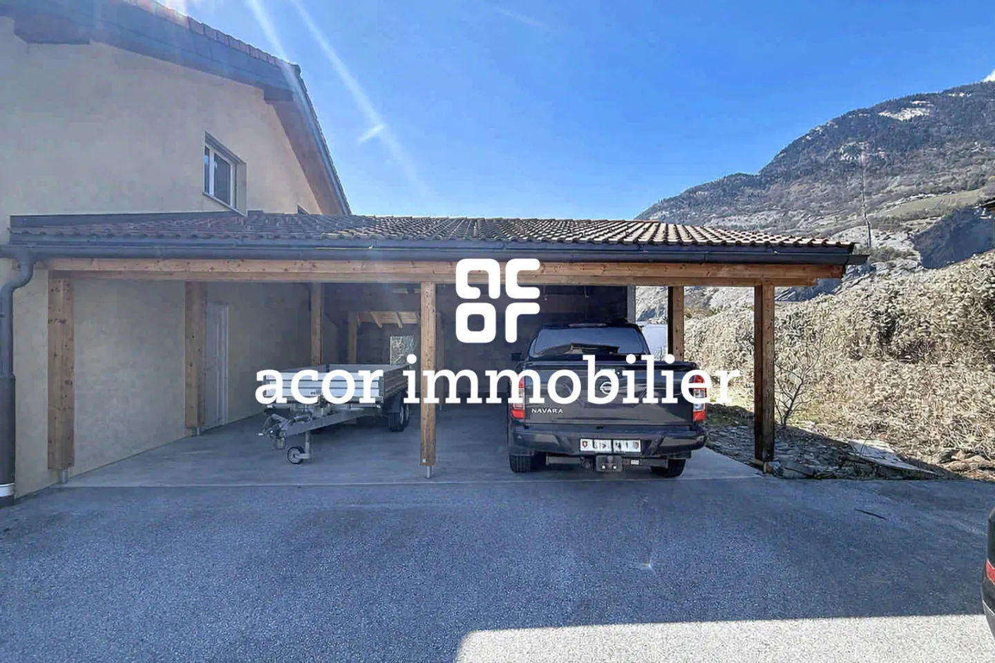 Spacious family villa with large garden and great potential - Photo 5 of 5