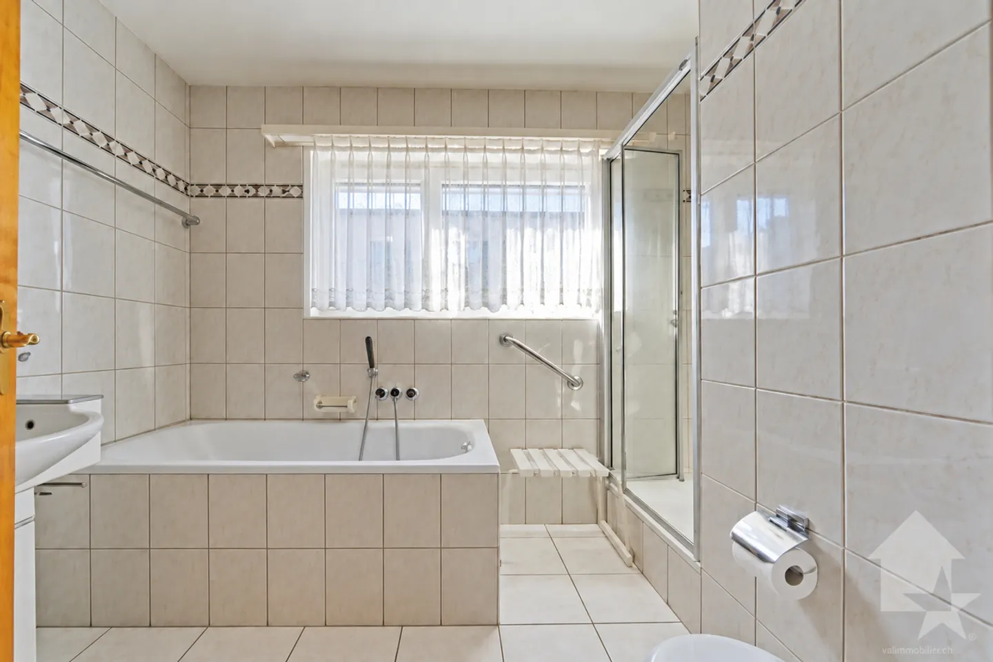 Appartement de 5.5 pièces entièrement rénové - Photo 10 sur 13