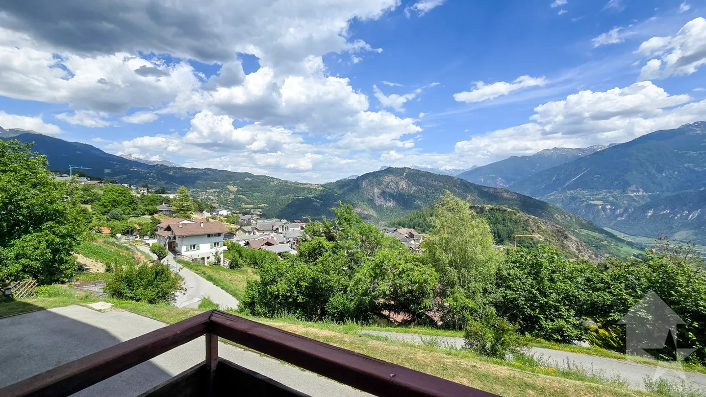 Appartement Charmant avec Vue Alpestre - Photo 10 sur 11
