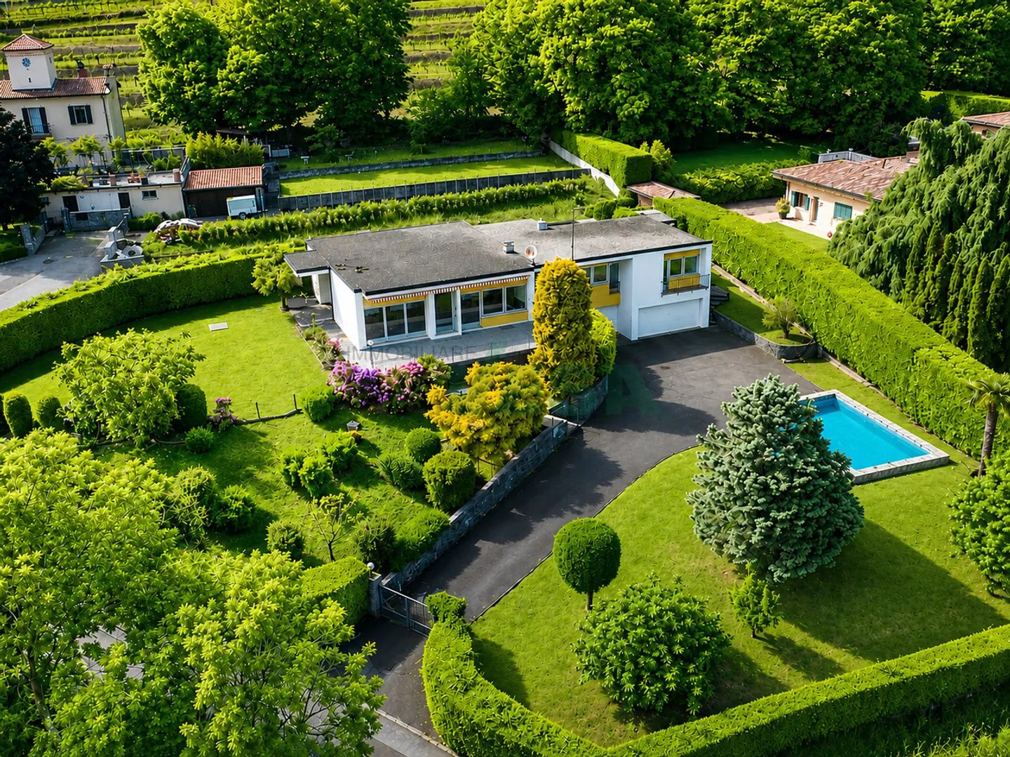 Villa enchanteresse aux lignes harmonieuses et modernes, immergée dans les vignobles - Photo 5 sur 13